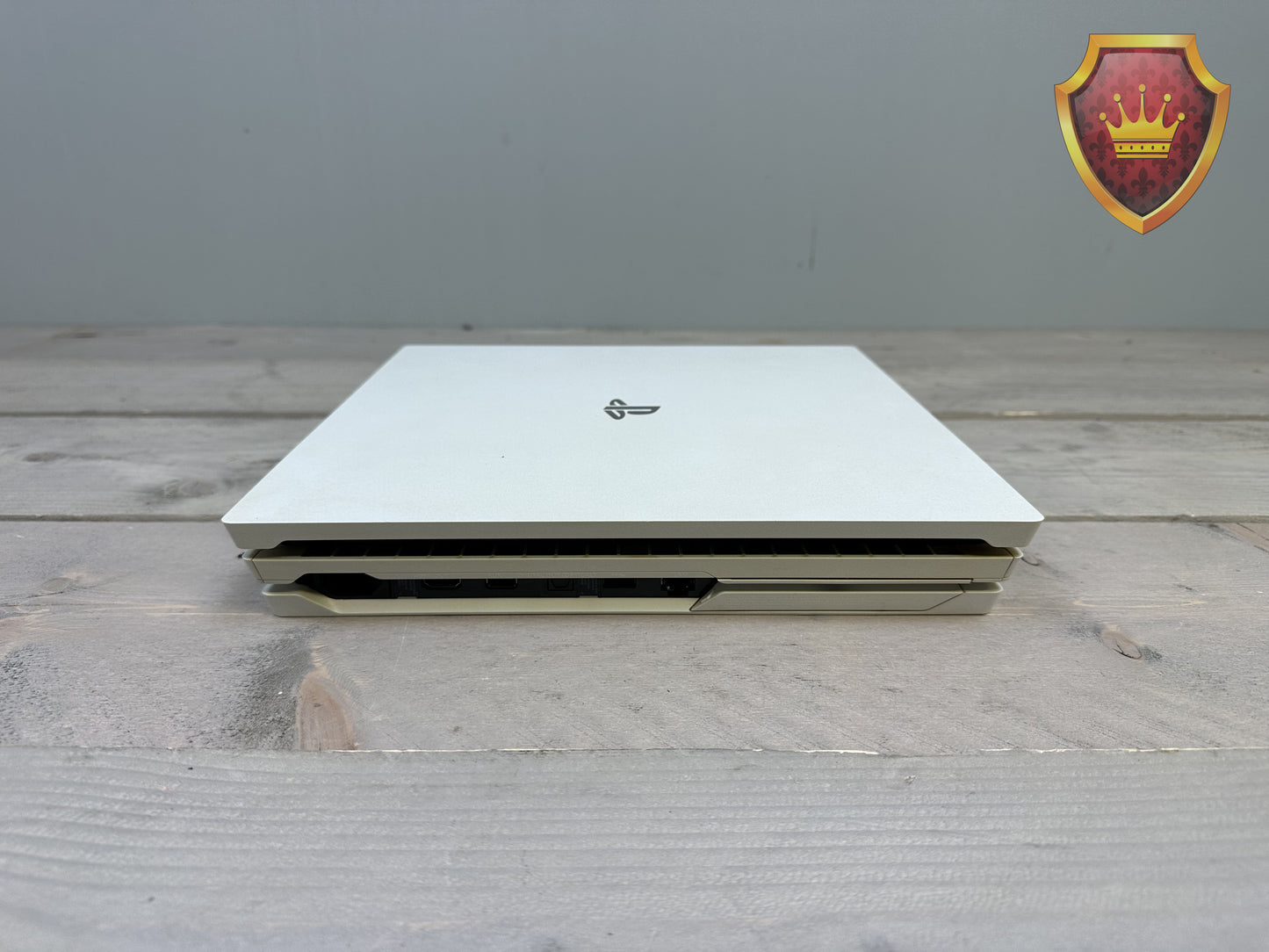 Sony PlayStation 4 Pro 1TB Glacier White CUH-7016B