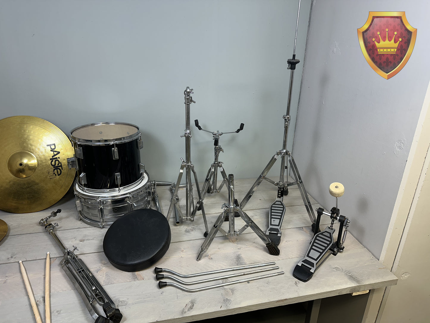 Pearl black akoestisch drumstel met hardware en bekkens