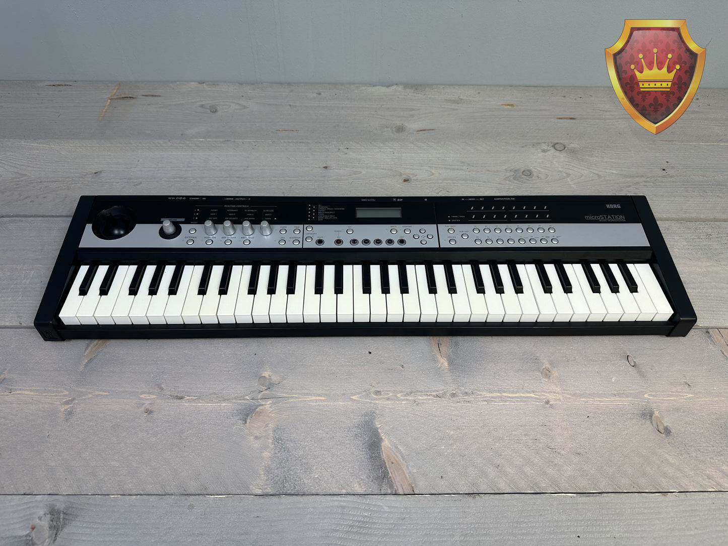 Korg microSTATION MW1 Synthesizer