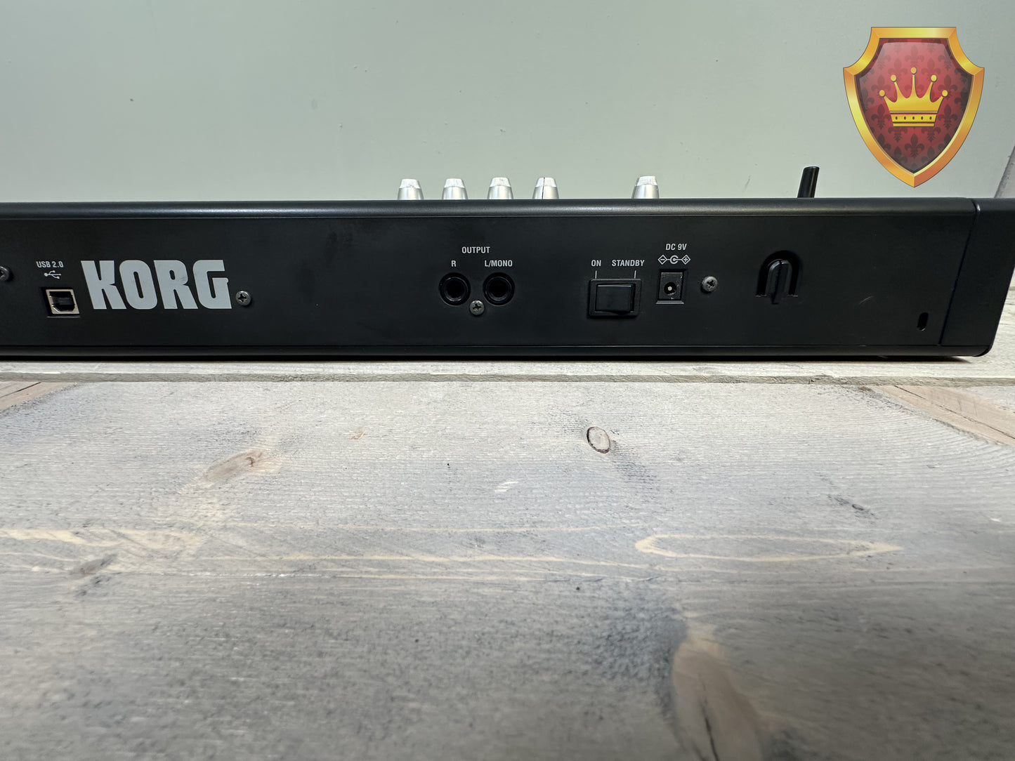 Korg microSTATION MW1 Synthesizer