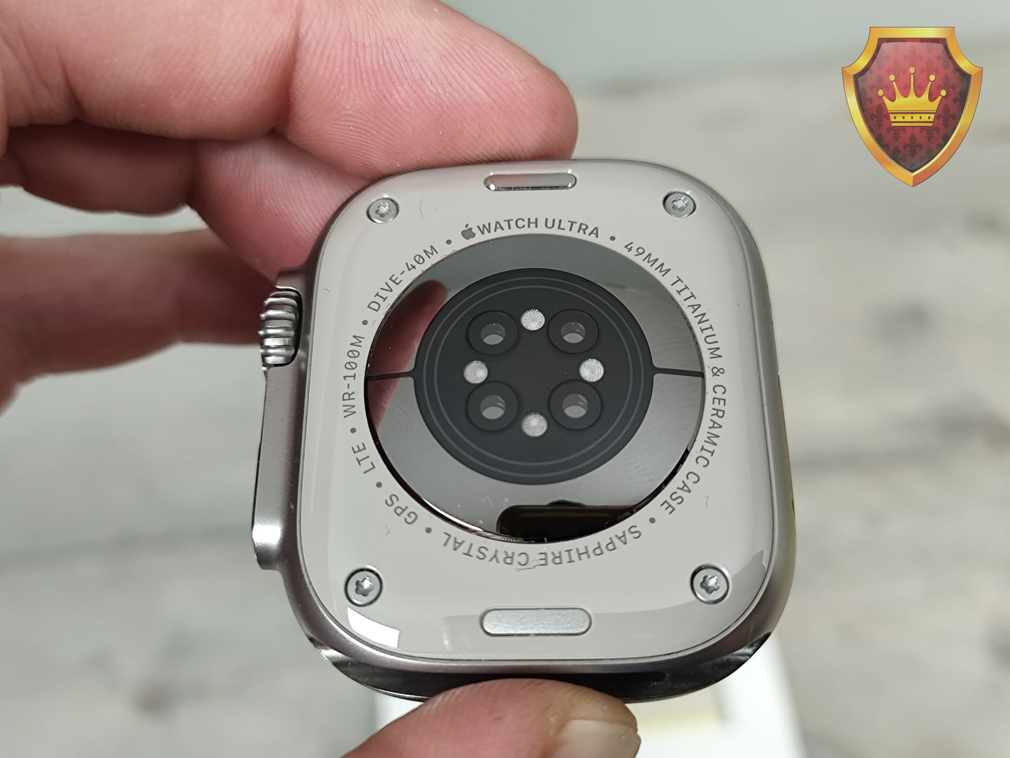 Apple Watch Ultra 1 Titanium 49mm GPS + Cellular Met Extra Banden