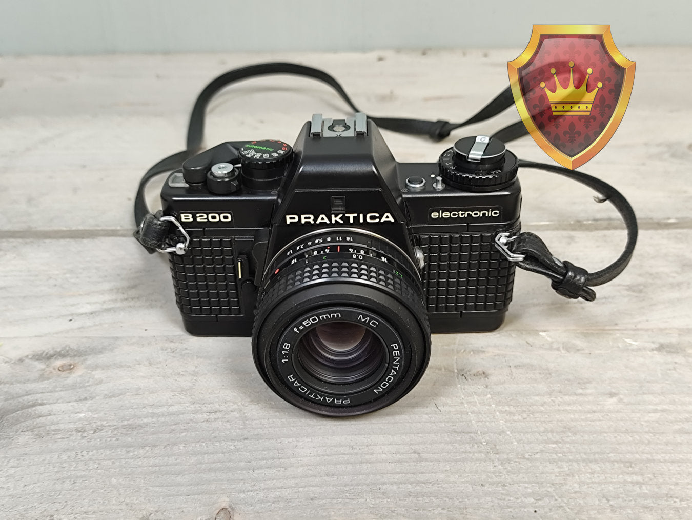 Praktica B200 + Pentacon 50mm f/1.8